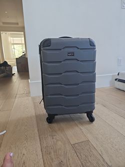 Grey, Hampton Tote Company Carryon Luggage