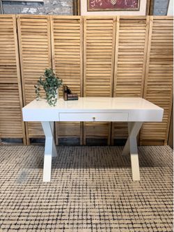World Market Desk