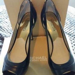 SALE!!! Michael KORS "AUTHENTIC " size 10M