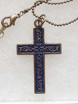 CROSS AND NECKLACE WITH GOOD CLASP