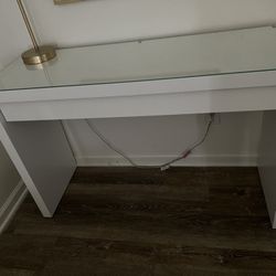 Vanity/Desk table 
