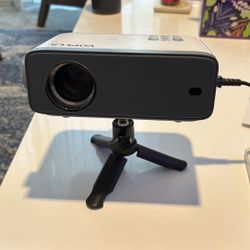 VOPLLS Mini Projector