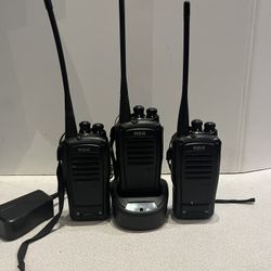 Lot of 3 RCA BR250U UHF 450to470 MHz  Two way radios