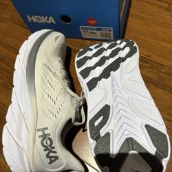 HOKA CLIFTON 8 WIDE SIZE 9.5 WIDE Men