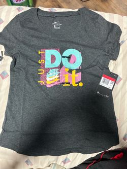 Girls L Nike Tee
