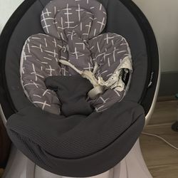 4 Moms Swing