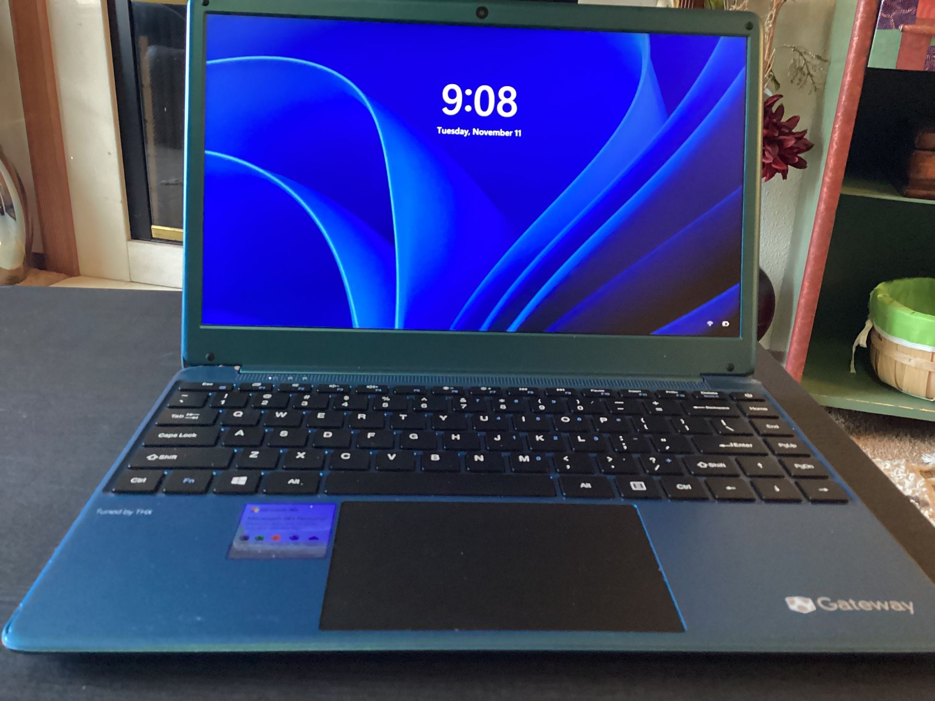 GATEWAY Laptop-Model GWTN141-5BL. Beautiful Blue color. Specs in pictures. Please read.