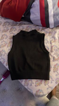 Black crop top