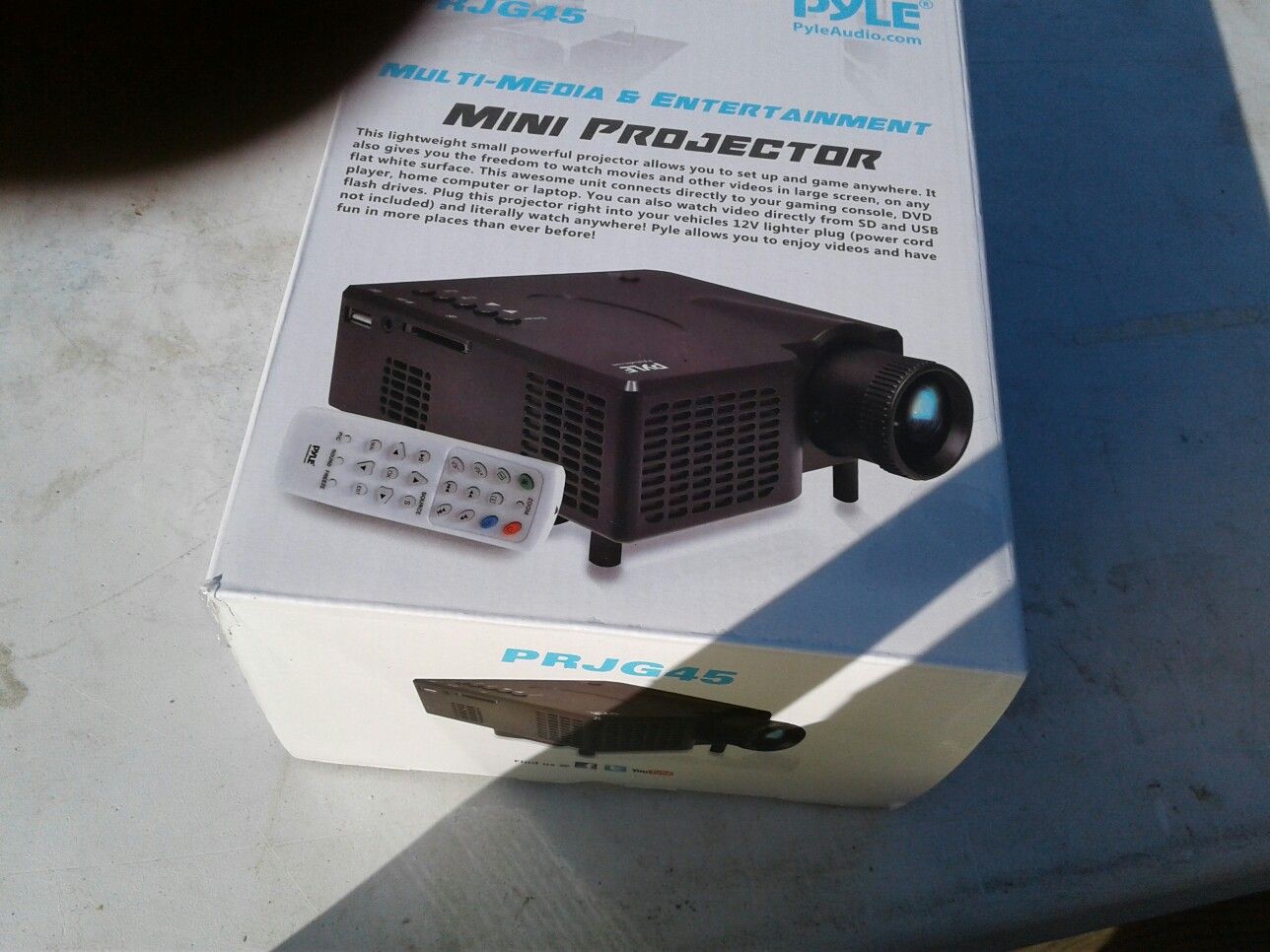 Pyle audio mini projector