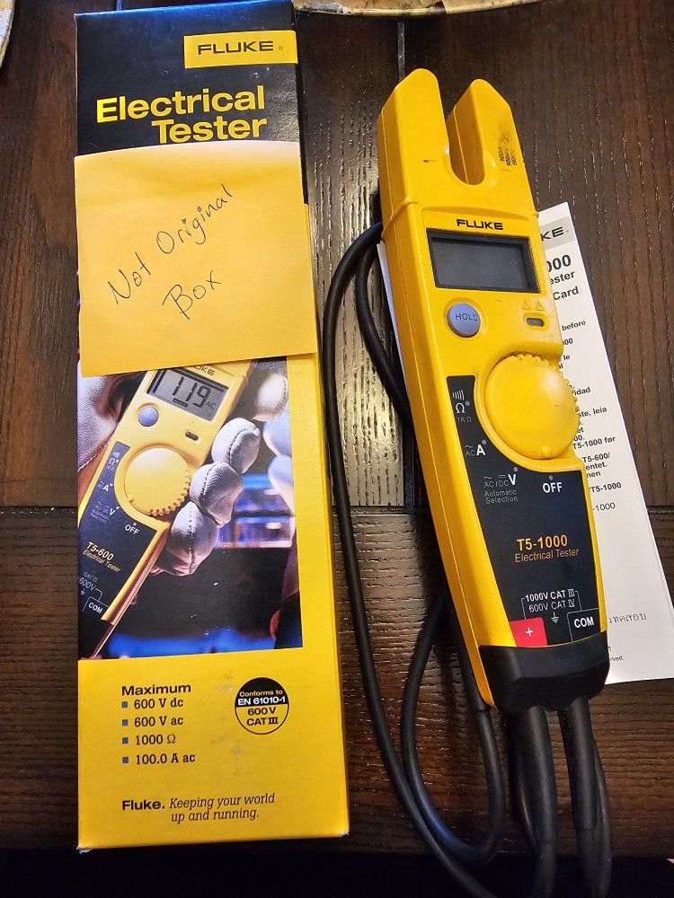 Fluke T5-1000 Handheld Electrical Tester 1000V CAT w/ Box