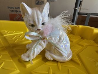 Brand New Enesco Pearlized Ceramic Cat Figurine 