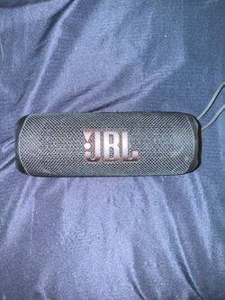 Black JBL Flip 6
