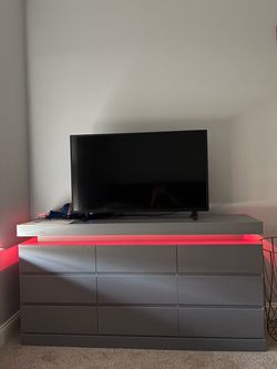 LED Light 9 Drawer Dresser