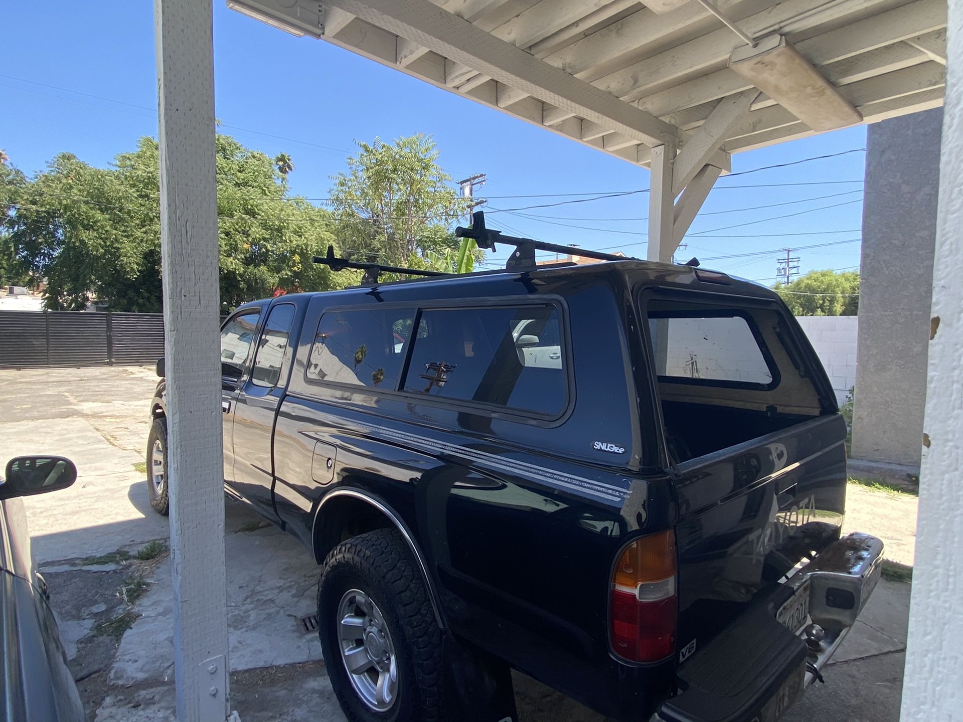 Snug Top camper shell