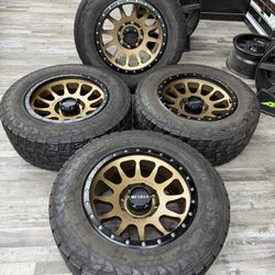 🔥20x10 8x180 Method MR305 35x12.50x20 A/T Tires Chevy GMC 8 Lug Sierra Silverado 2500 2011 & UP