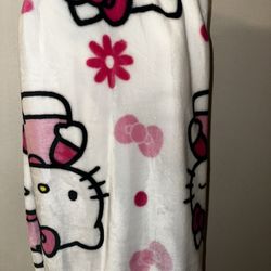 Hello Kitty Daisy throw blanket