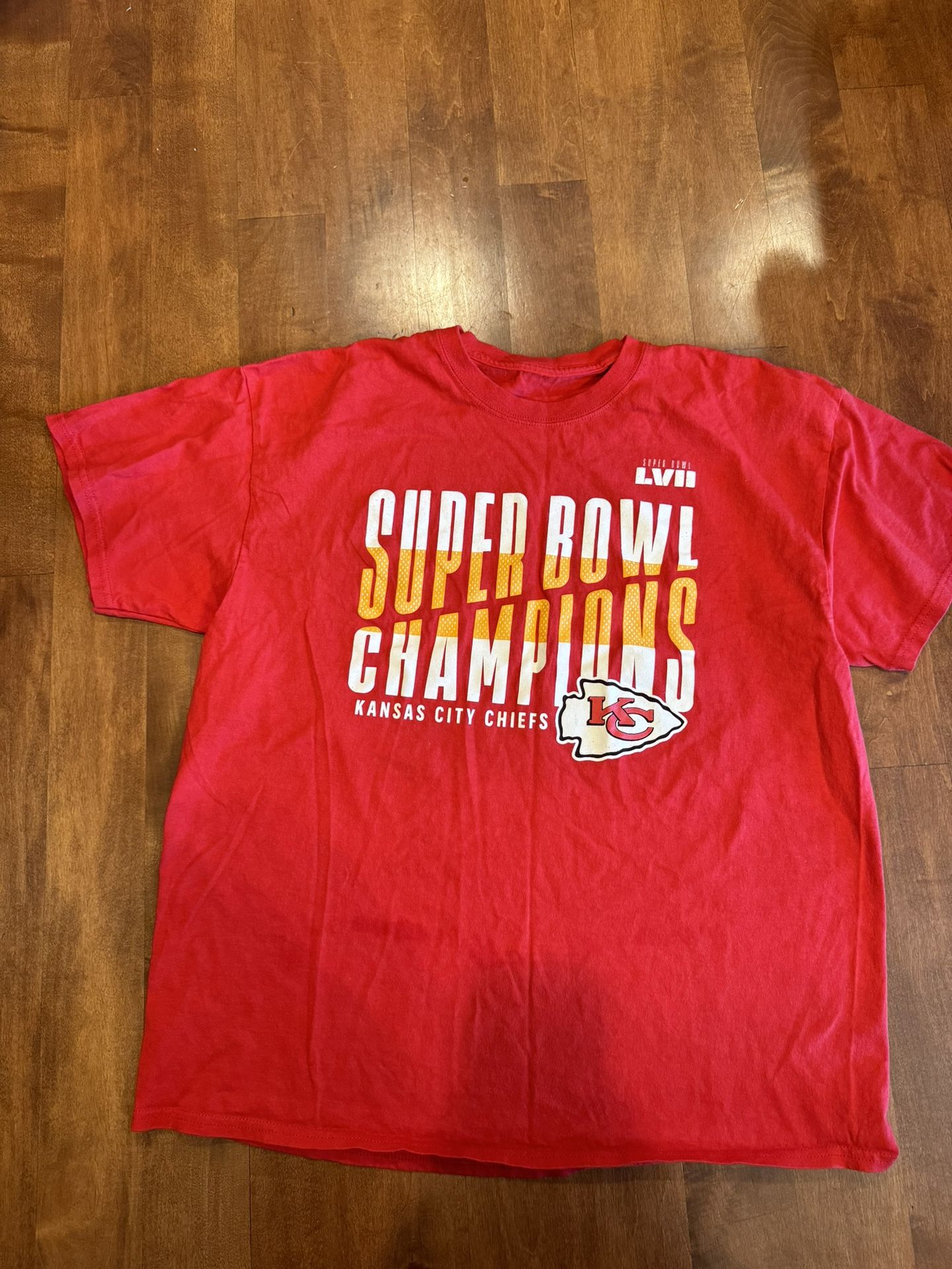Men’s Kansas City Chiefs, Super Bowl Champions T-Shirt Shipping