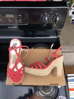 Women’s wedges size 6.5