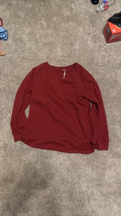 Red crewneck medium
