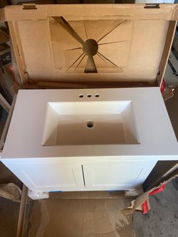 Everdean 37 in. Single Sink White Bath Vanity with White Cultured Marble Top (Assembled)