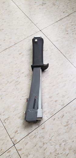 Arrow hammer tacker