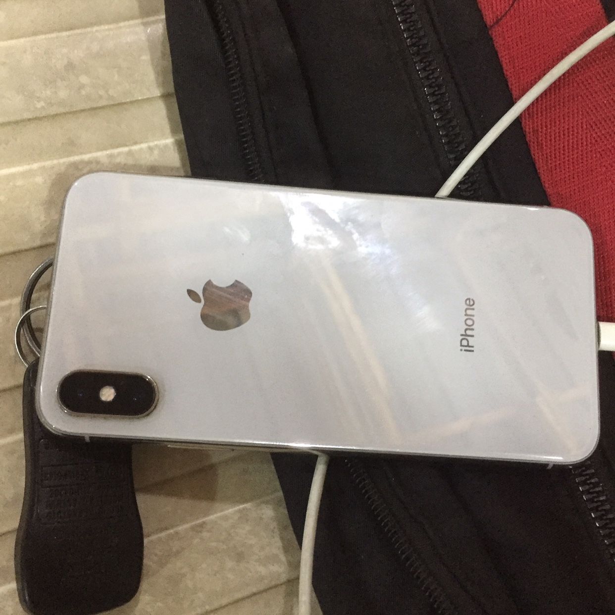 Apple iPhone X - 64GB - Silver- (Unlocked) A1865 (CDMA + GSM)