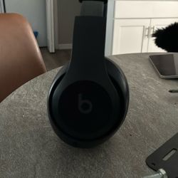Beats Studio Pro 