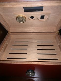 Large humidor