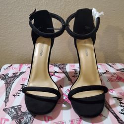 END OF THE YEAR SALE!!!!!!!!!!!!! FASHION NOVA MICHELLE SIZE 10 HEELS (BRAND NEW!!!!!!!!!!!!!!!) 