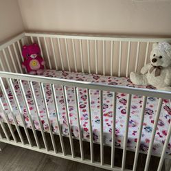 Baby Crib With Mattress 