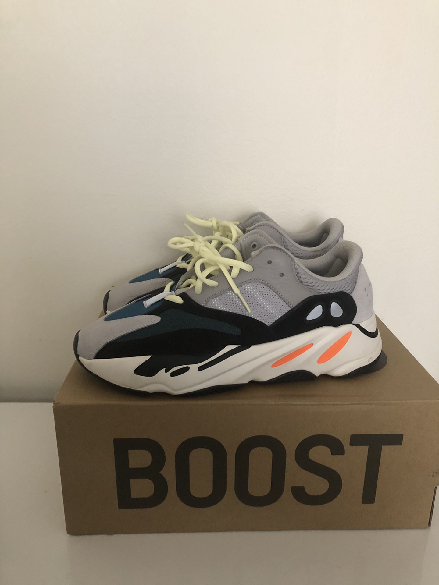 Adidas yeezy 700 wave runners