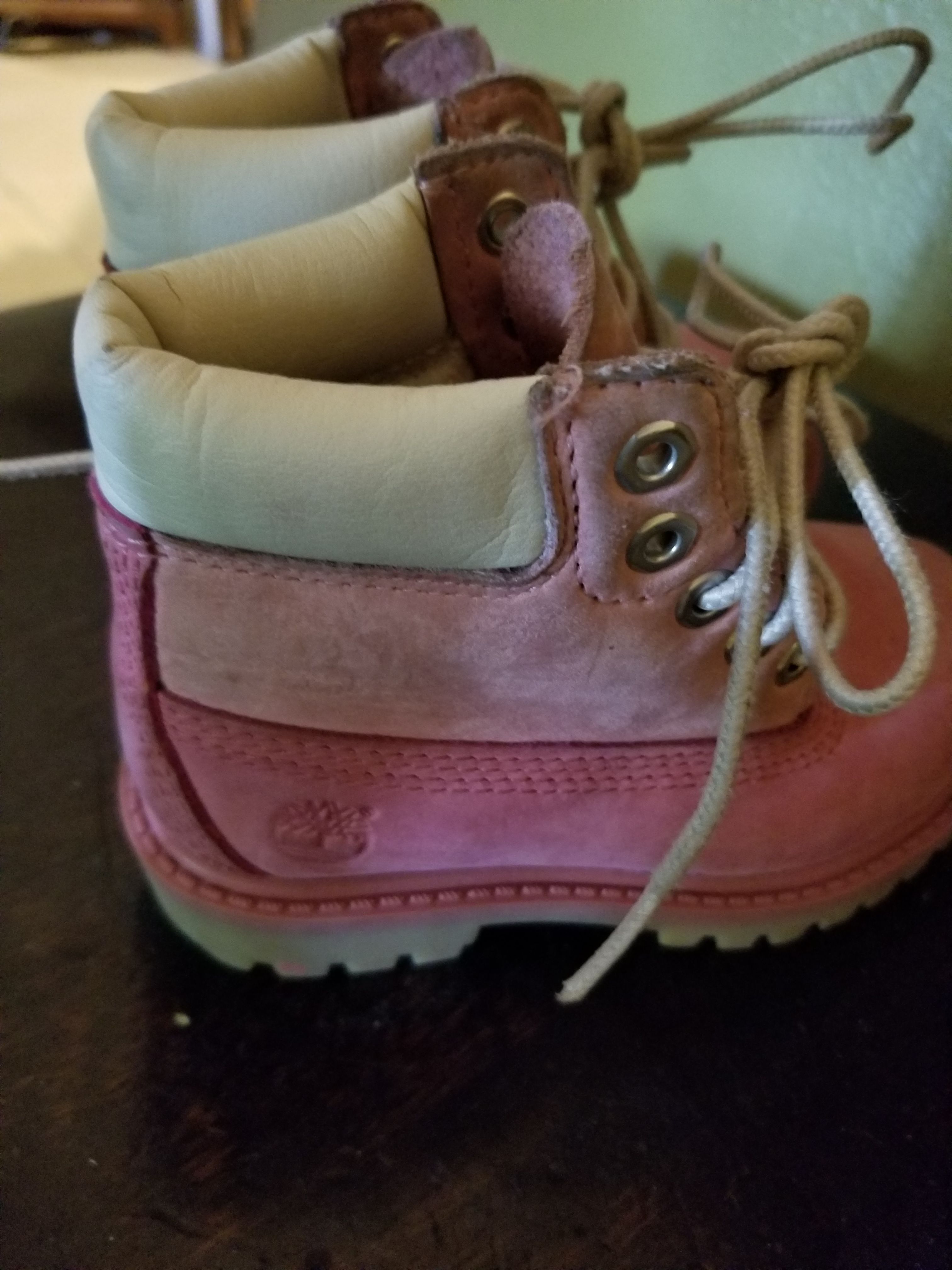 Toddler size 6.5 pink Timberland suede boots