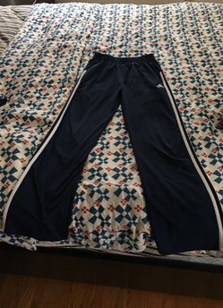 Adidas jogging pants kids 14-16 fits 12 yr olds