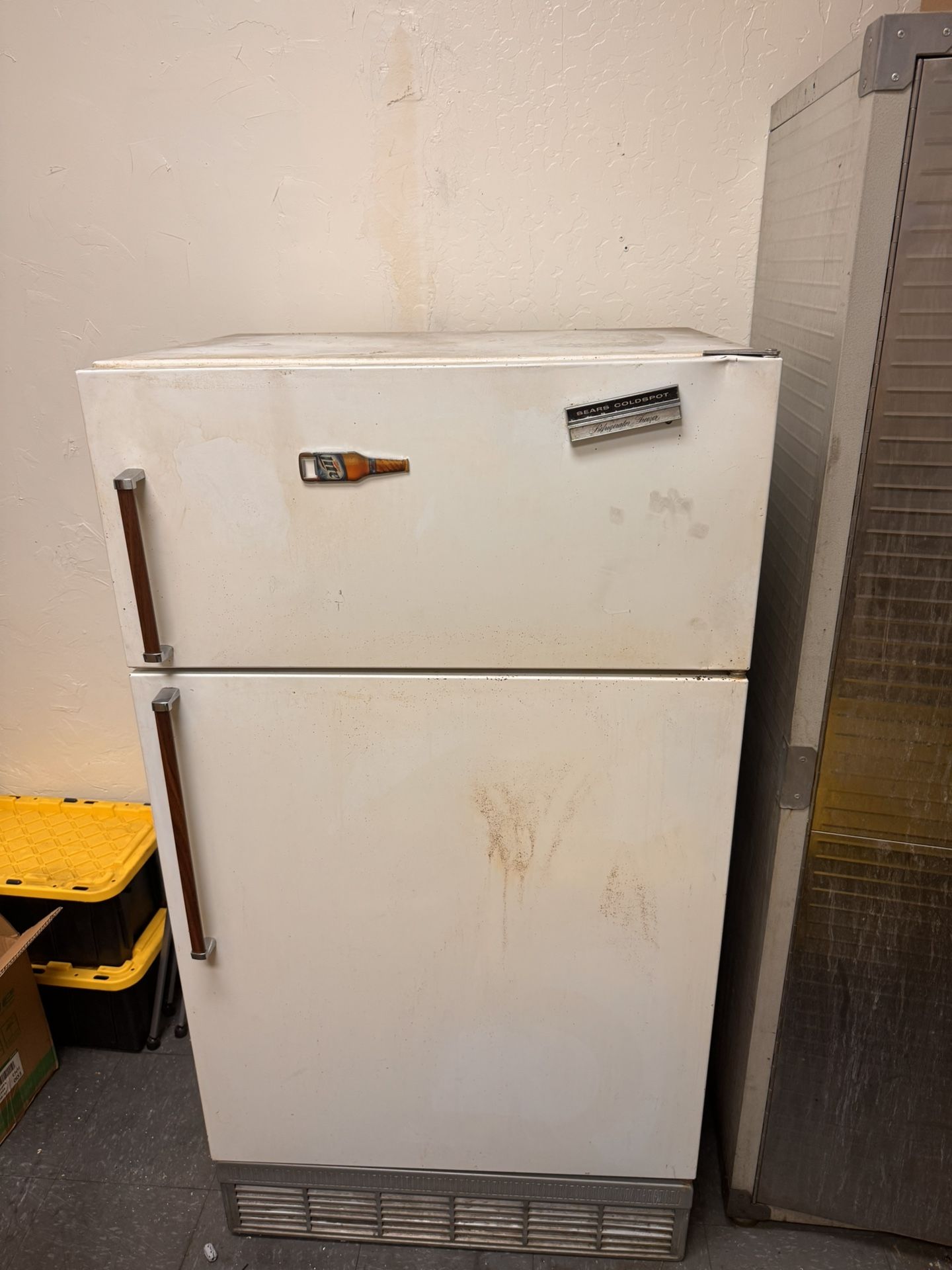 Refrigerator