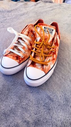 Converse chuck taylor low top size 10.5m fits like 11m