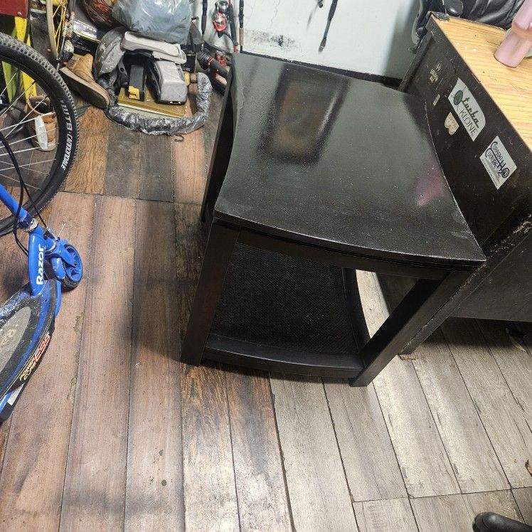 Coffee Table +2 End Tables