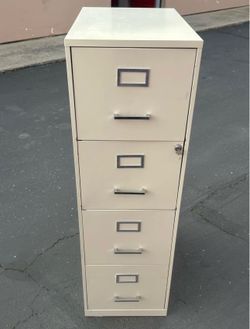 Filing Cabinet + key