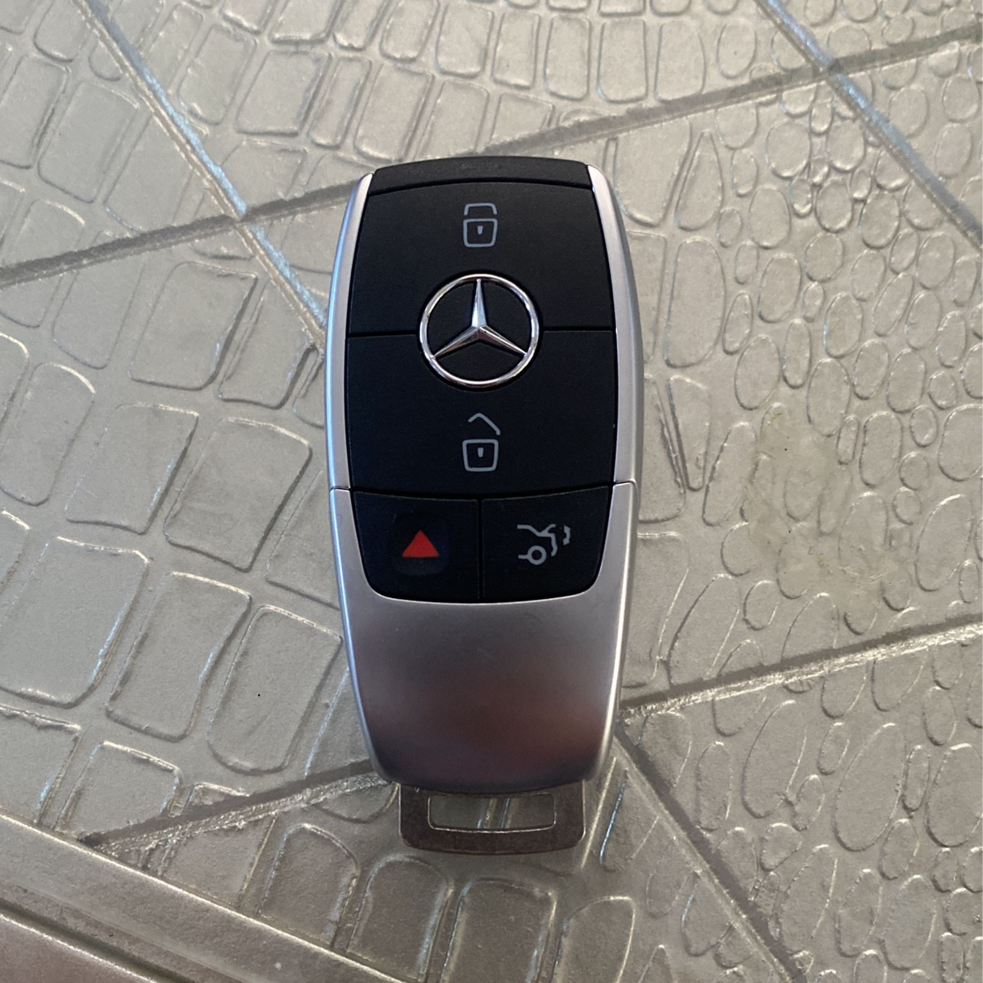 Mercedes Key