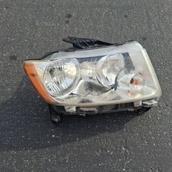 Jeep Grand Cherokee Headlight 