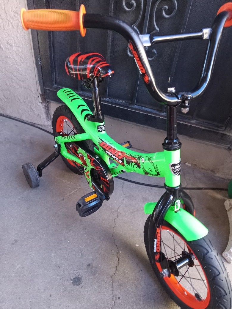 Small Bike For Kids Tires Size 12 Like New 