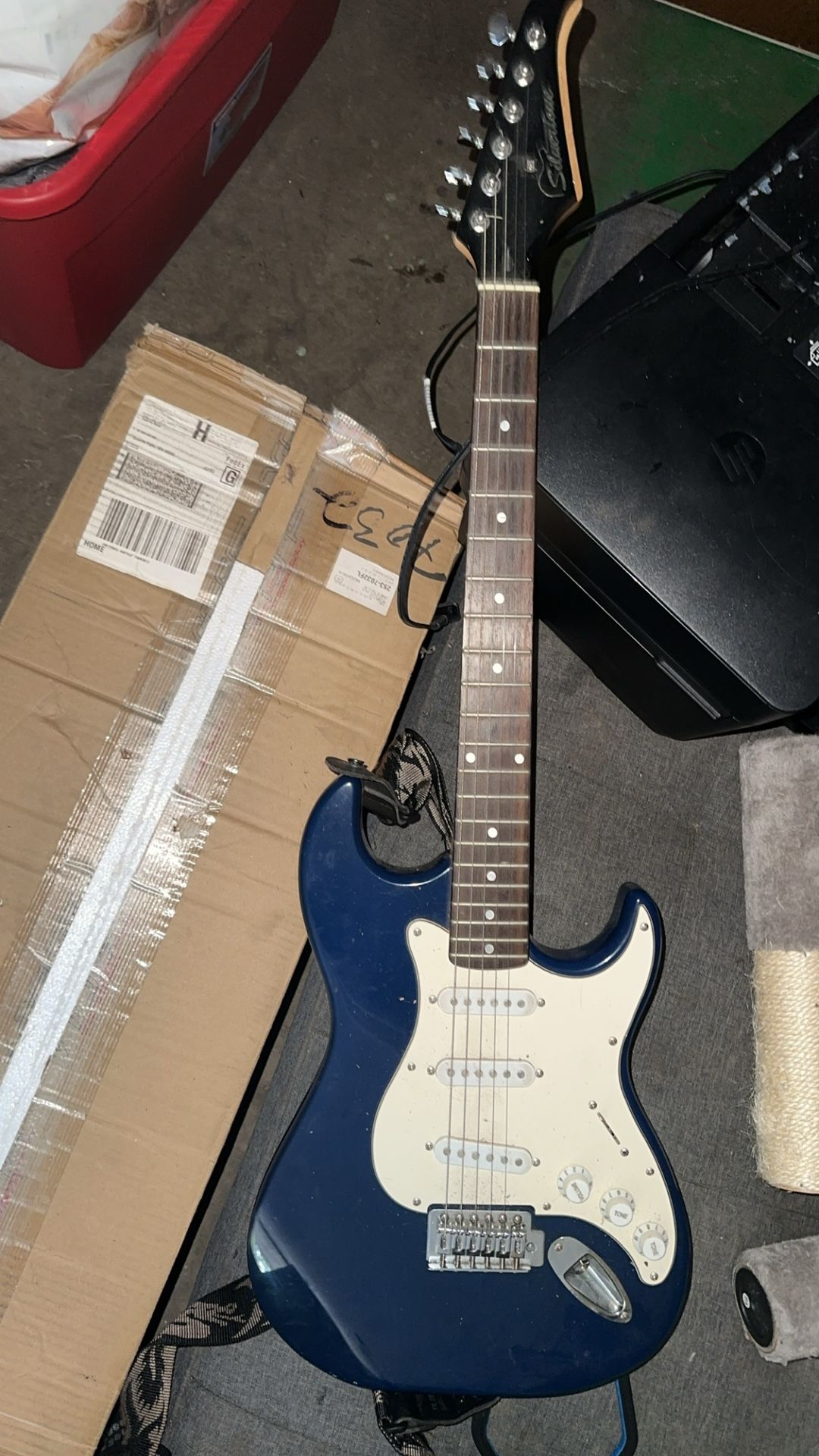 Silver tone Electric Guitar With Amp