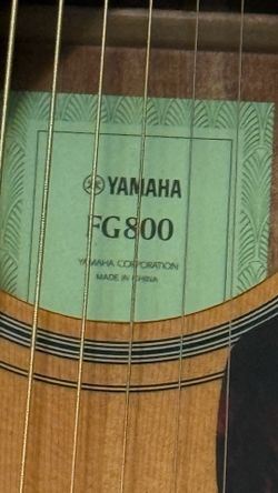 Yamaha Fg800