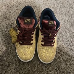 Nike SB Dunk Low City of Cinema