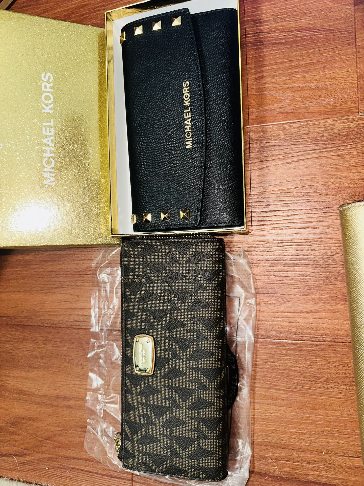 Michael Kor Wallets