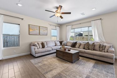 Sectional couch +pillows