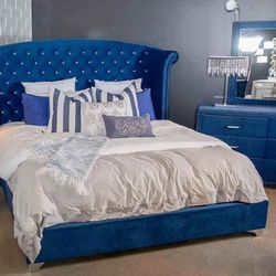 New 4pc Bedroom Set In Box 