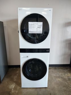Single Unit LG Washtower with Center control 5.0 cu.ft Front Load Washer and 7.8 cu.ft. Electric Ventless Heat Pump Dryer