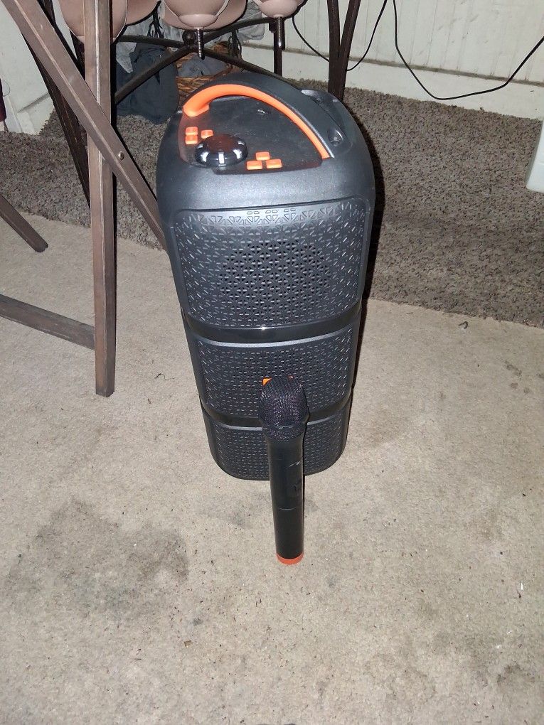 Bluetooth Speaker With Microphone For The Low