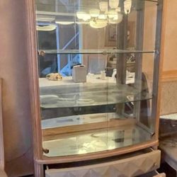 American Drew solid wood lighted glass curio cabinet display case vitrina Diningroom Chest Hutch 