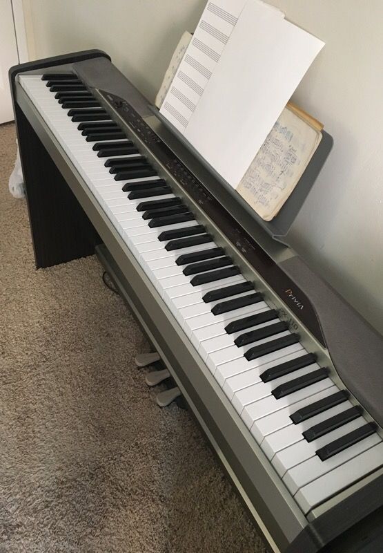 ELECTRONIC PIANO